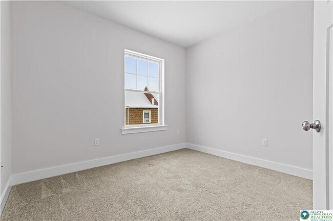 Building Photo - 1674 Best Pl