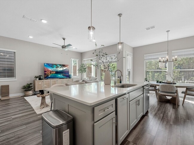 Building Photo - 16011 Mason Run Dr