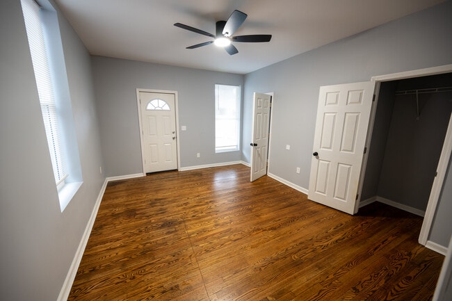 Building Photo - 411 Hodge St