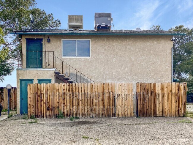 Primary Photo - 213 N Alvord St