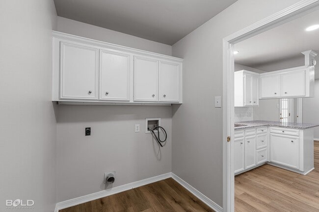 Building Photo - Check Out this 3 bed 2 bath in North Shreveport!