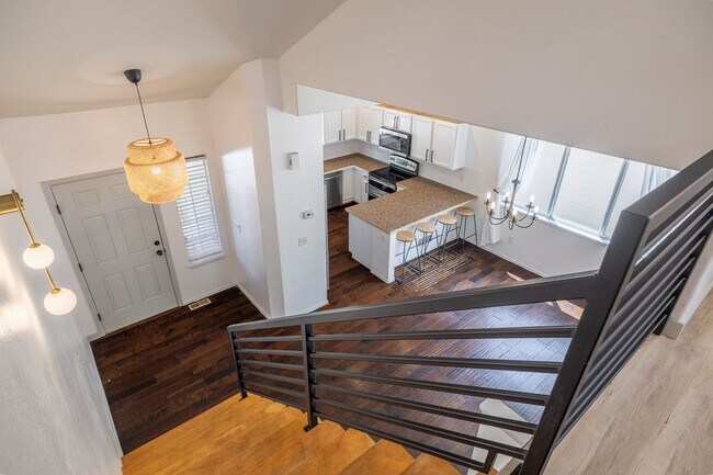 Building Photo - 4 Bed 3 Bath Located in Maple Hill Availab...