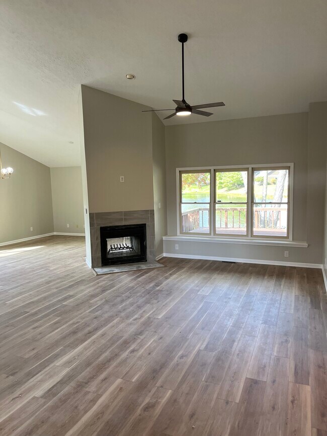 Building Photo - 10728 Lexington Dr