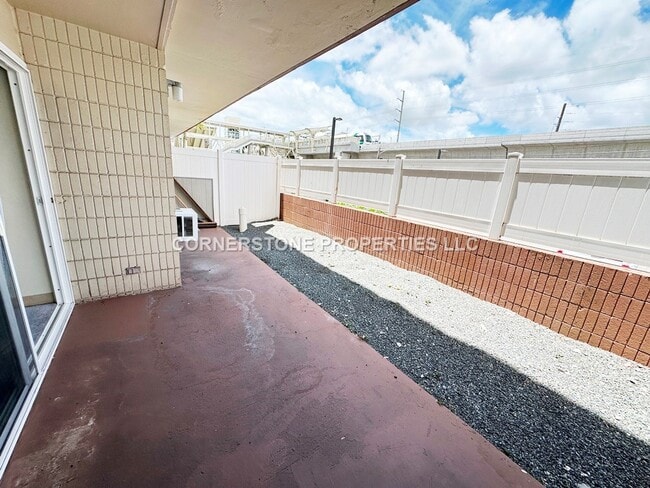 Building Photo - 98-729-729 Moanalua Loop