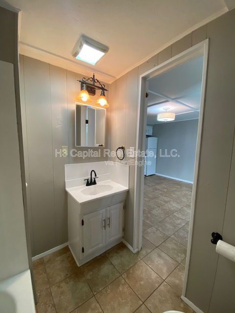 Building Photo - 117 N Shamrock St