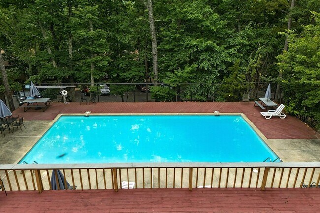 Building Photo - 3372 Forest Ct