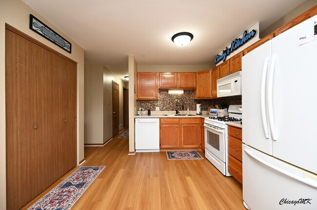 Building Photo - 340 Woodridge Cir