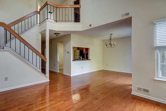 Building Photo - 21 Claver Hill Way