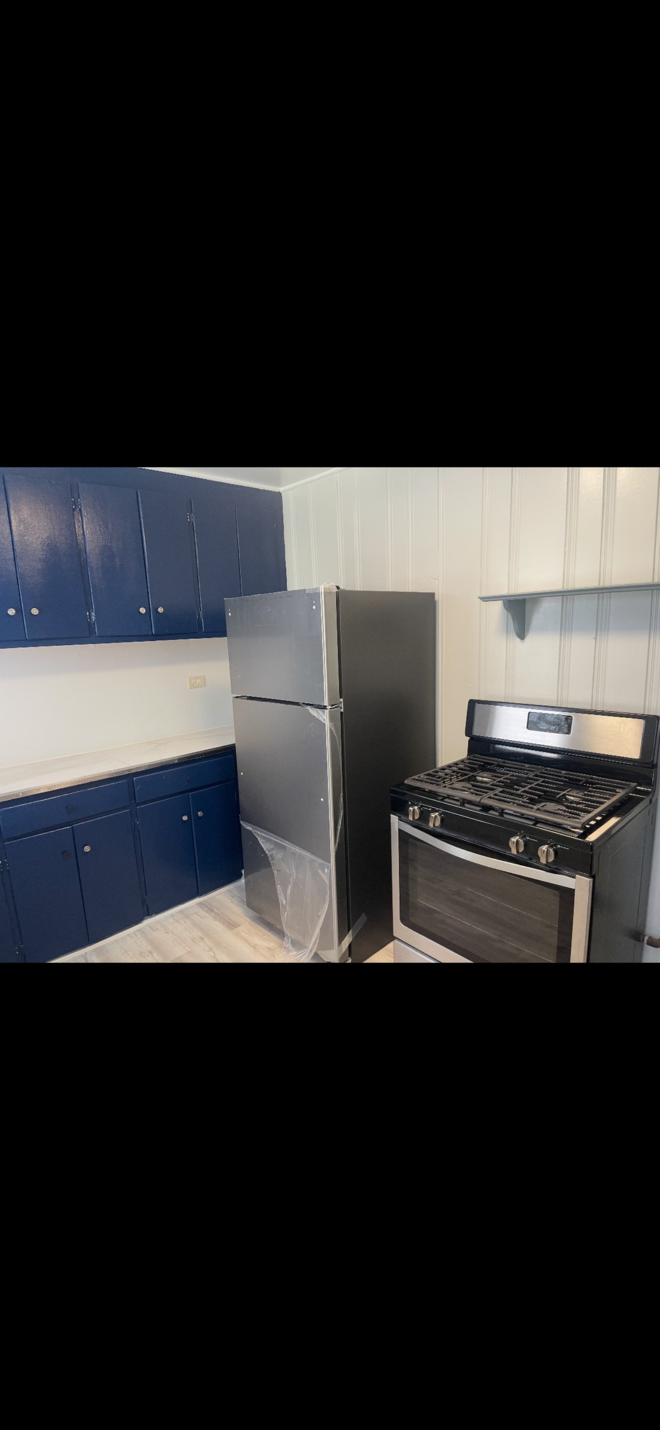 Building Photo - 3345 N Oleander Ave