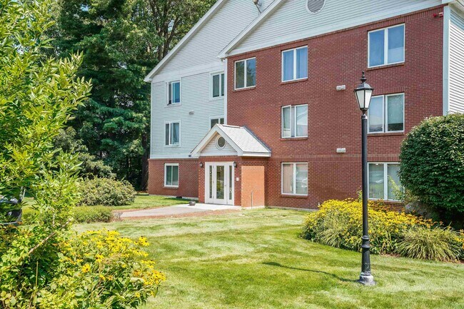 Building Photo - 1 Timberwood Dr