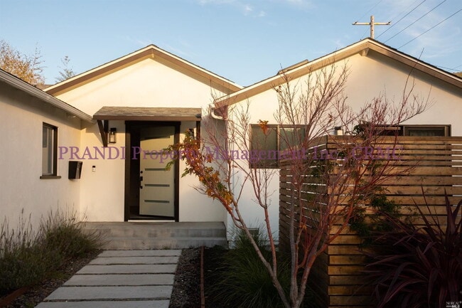 Building Photo - Contemporary Corte Madera Home, Recently R...