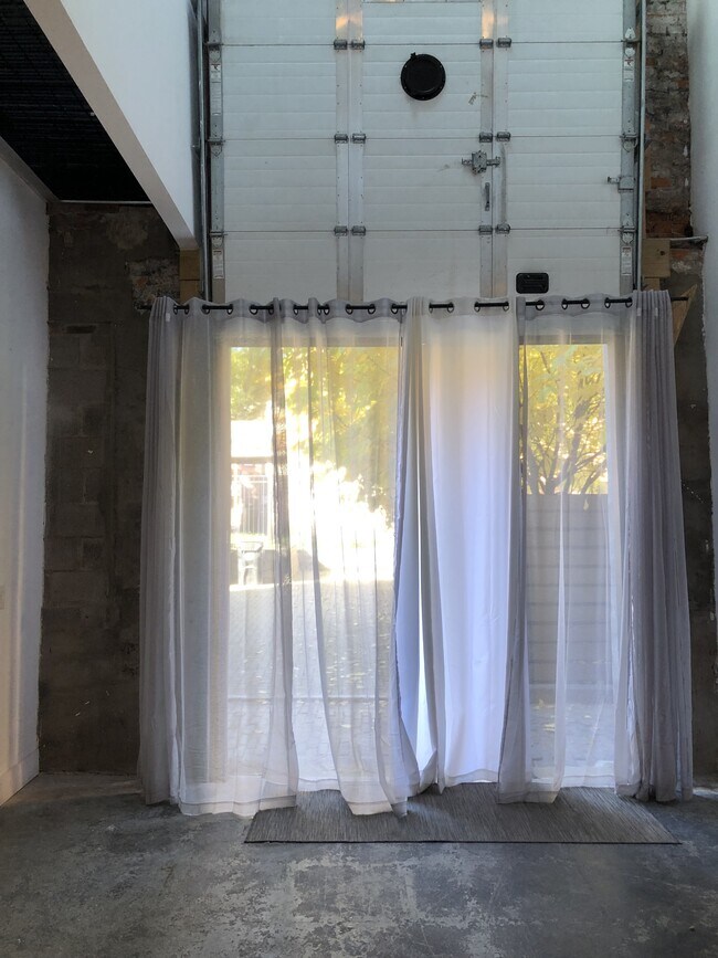 Building Photo - 1429 Elm St