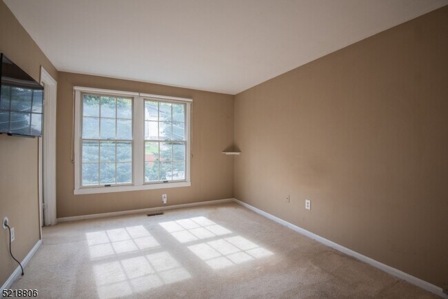 Building Photo - 20 Garden Ave