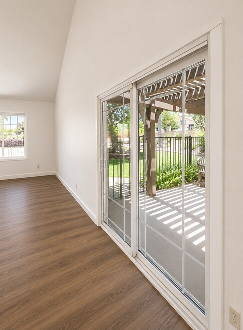 Building Photo - 7134 Dos Rios Dr