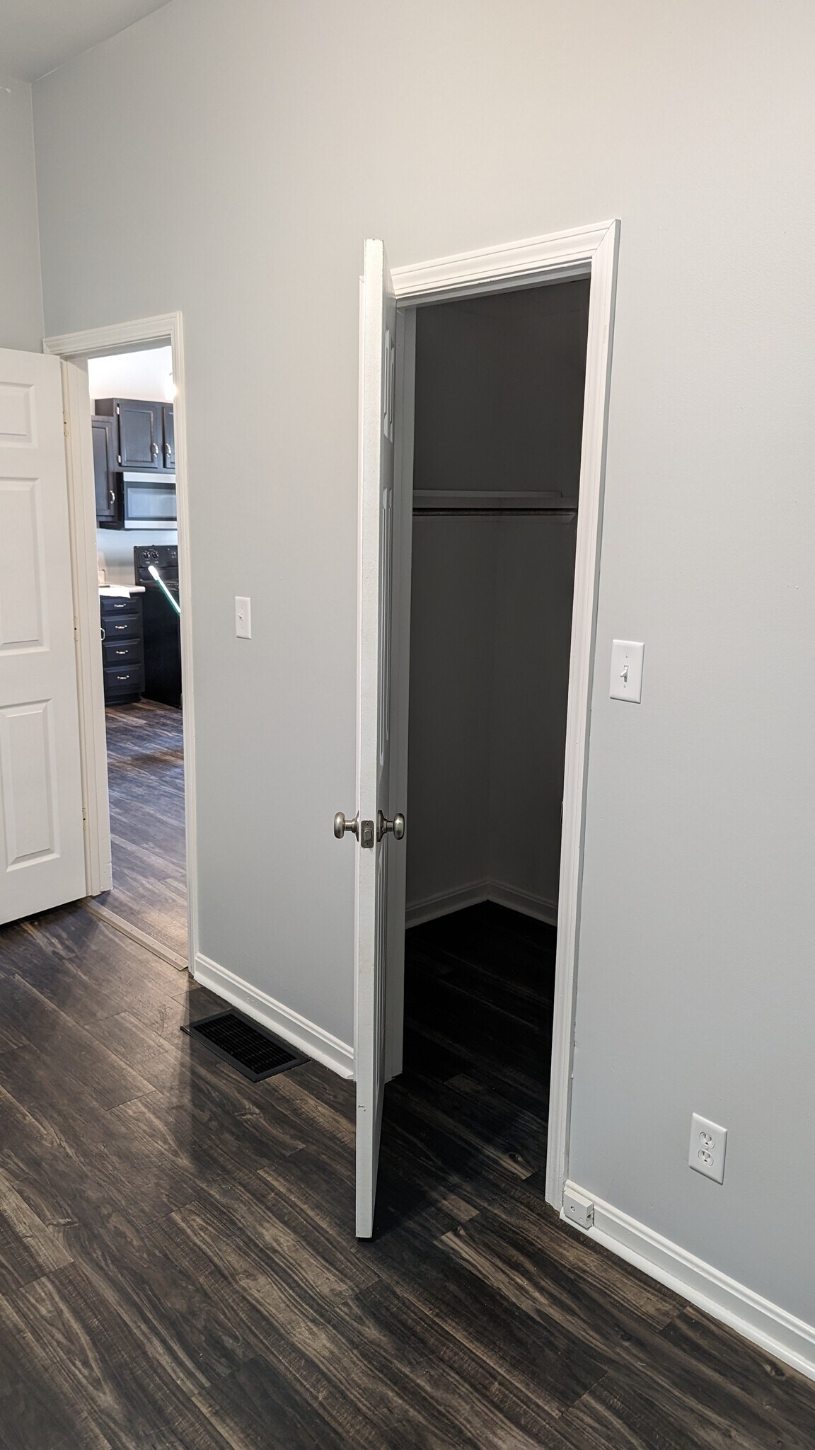 Building Photo - 929 N Randolph Ave