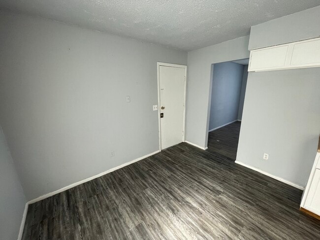 Building Photo - 924 Blue Ridge Dr