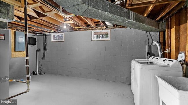 Building Photo - 8009 Nolcrest Rd