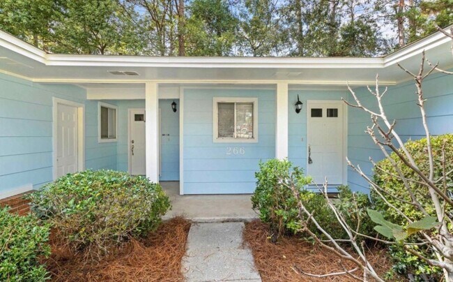 Building Photo - 266 N Villas Ct