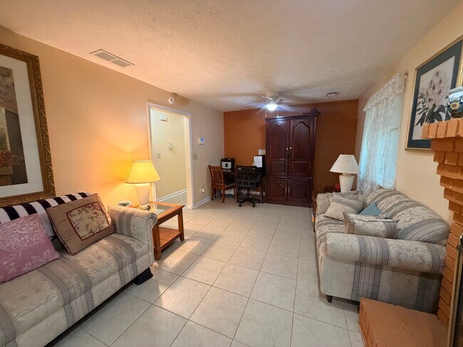Building Photo - 3739 Leisure Woods Dr