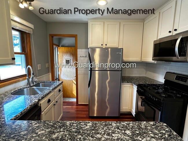 Building Photo - Orono Single Family Home, Large Garage, Sp...