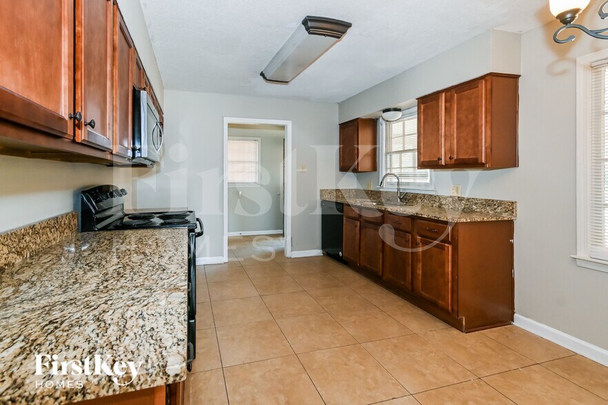 Building Photo - 5840 Knight Arnold Rd