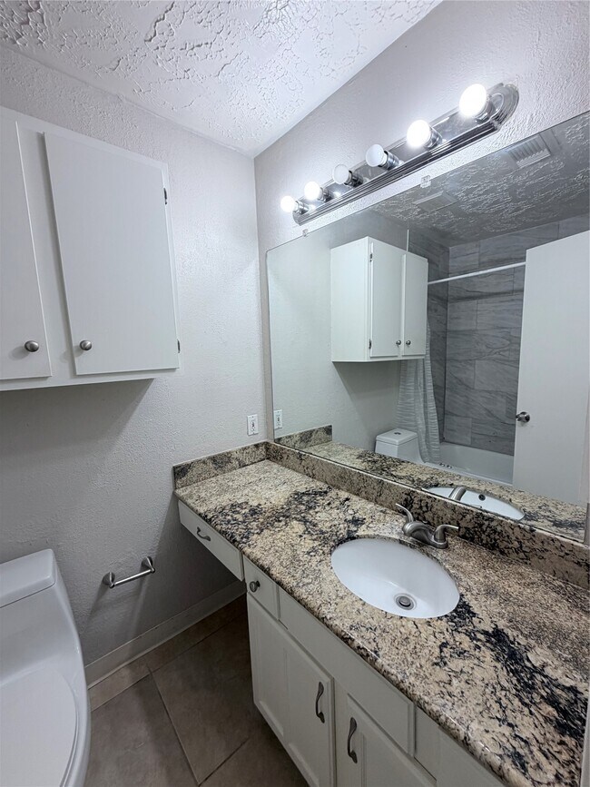 Building Photo - 8223 Lone Bridge Ln