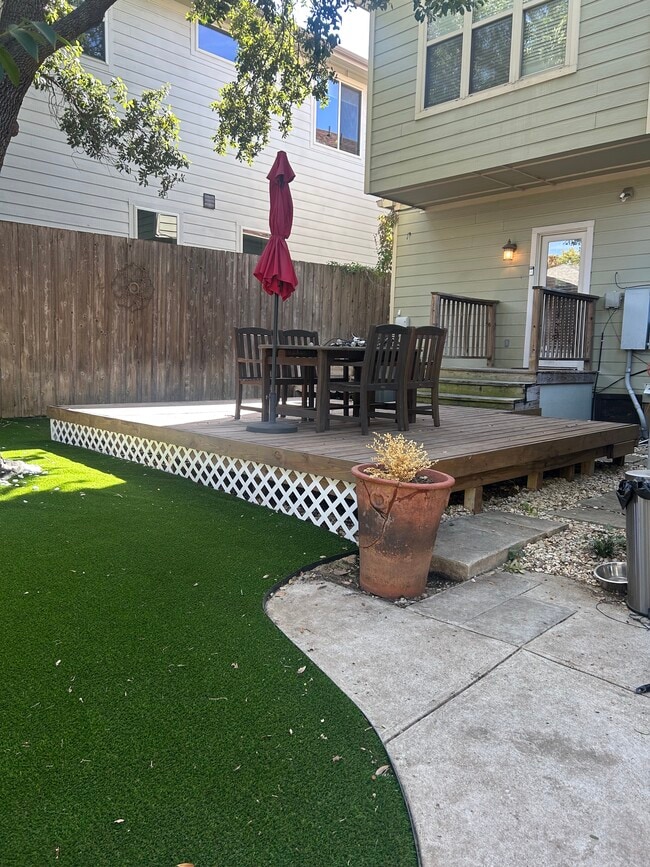 Building Photo - 5219 Richard Ave