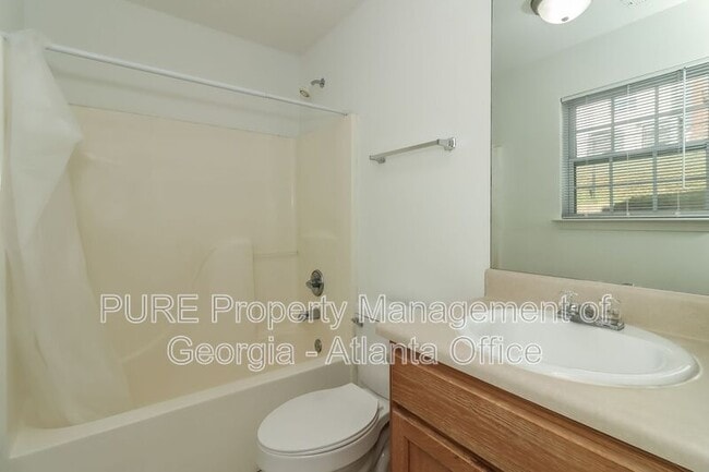 Building Photo - 1702 Stonehaven Cir