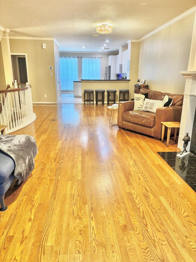 Building Photo - 1310 W Webster St