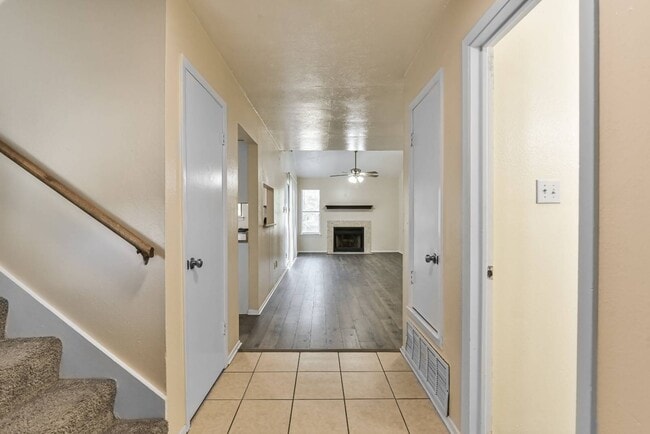 Building Photo - 1224 Westway Cir
