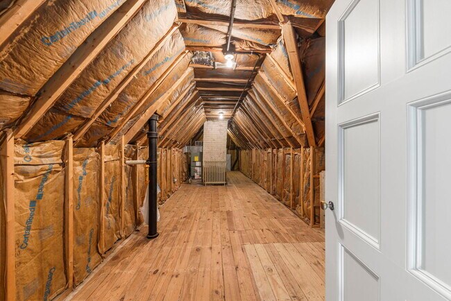 Building Photo - 1092 Wexford Ct