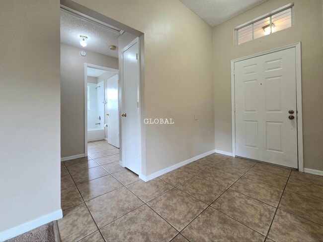 Building Photo - Charming 3-Bedroom Home for Rent within So...
