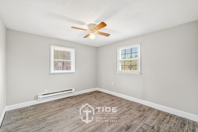 Building Photo - 2205 Russelldale Ave