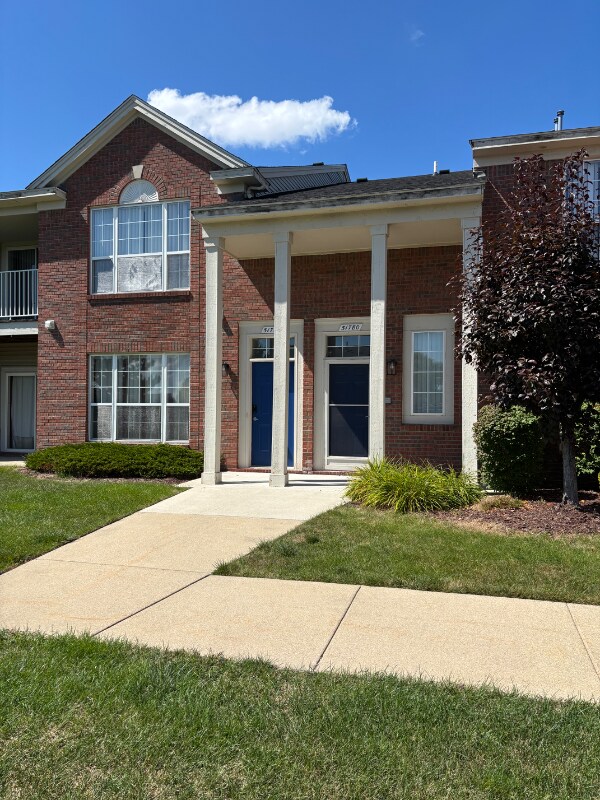 Building Photo - 1 Adler Park Dr W