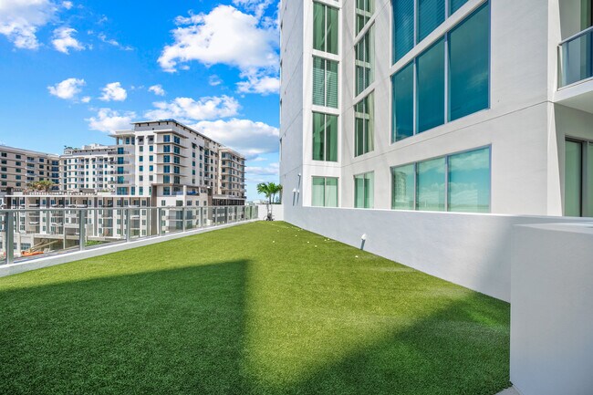 Building Photo - 301 Quay Commons Quay