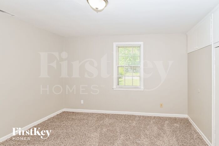 Building Photo - 1180 Bradbury Dr