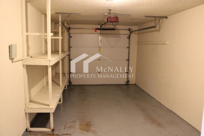 Building Photo - Updated 2 Bedroom Duplex with Garage and P...