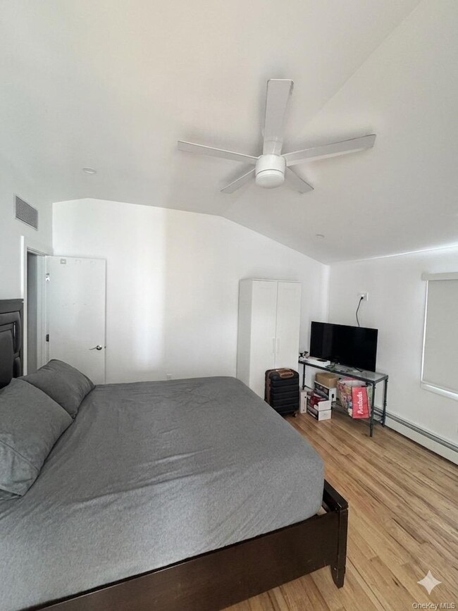 Building Photo - 16 Florida St