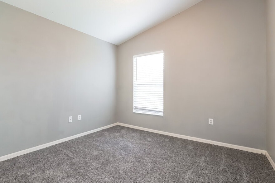 Building Photo - 543 Emerald Cove Loop