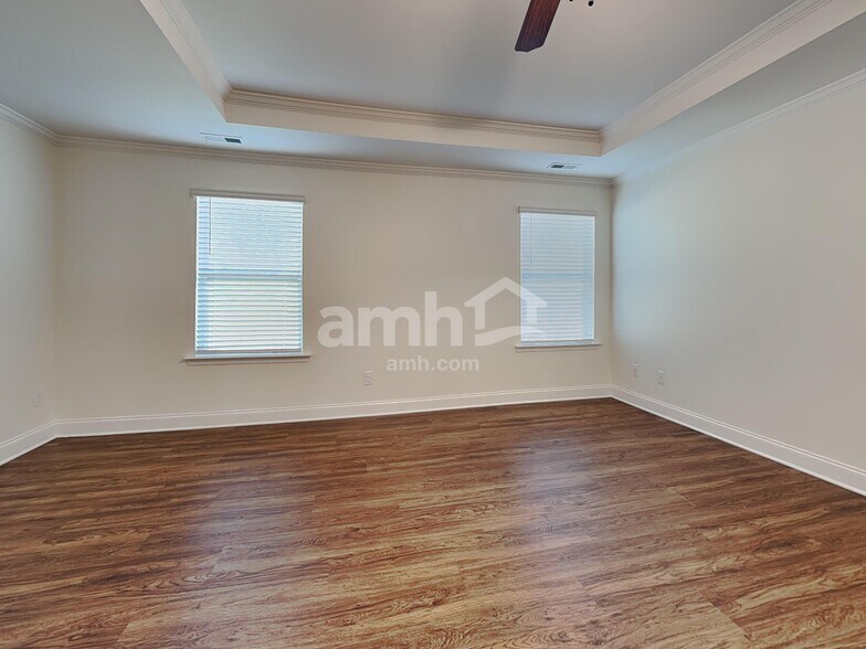 Building Photo - 119 Everett Park Dr