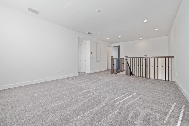 Building Photo - Luxurious gated community 5-Bedroom Rental...