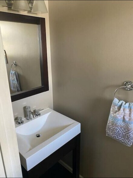 1st floor powder room - 73 Barbie Dr