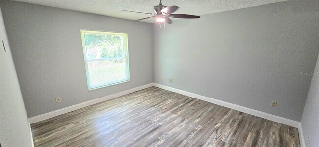 Building Photo - 1340 Paradise Ln