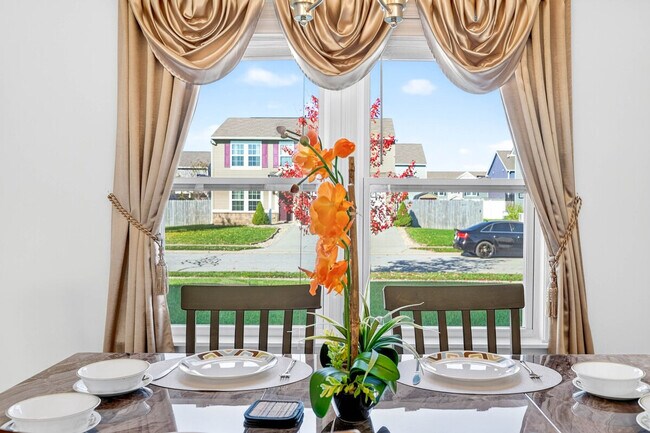 Building Photo - 4663 Bayview Dr