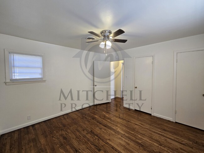 Building Photo - Spacious 4 bedroom home ready to rent!