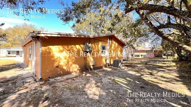 Building Photo - 854 Klondike Ave