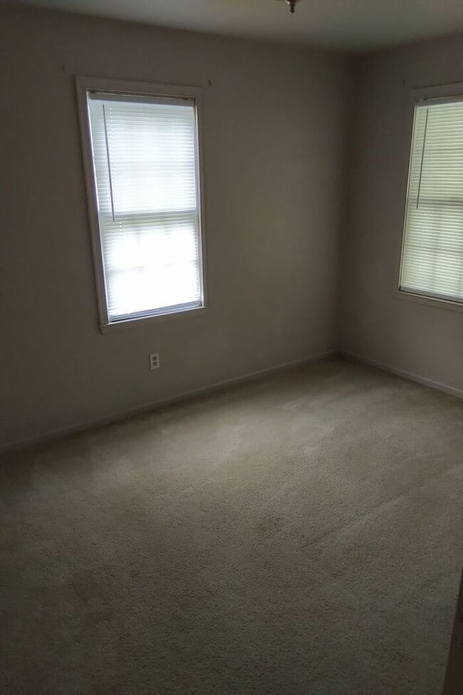Building Photo - 2 Bed, 1 Bath Bungalow