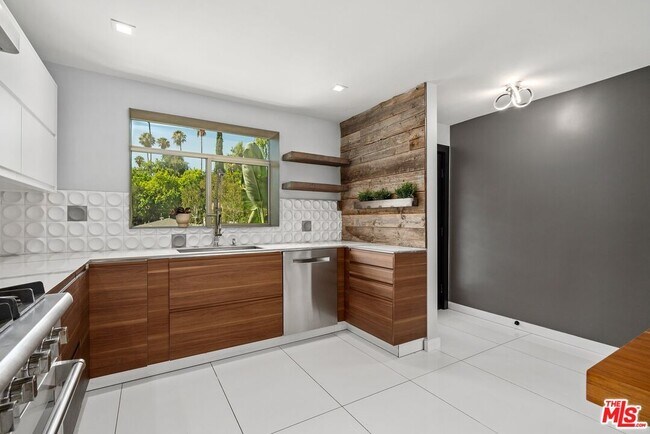 Building Photo - 22263 Buenaventura St