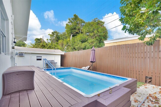 Building Photo - 37 NW 47th St