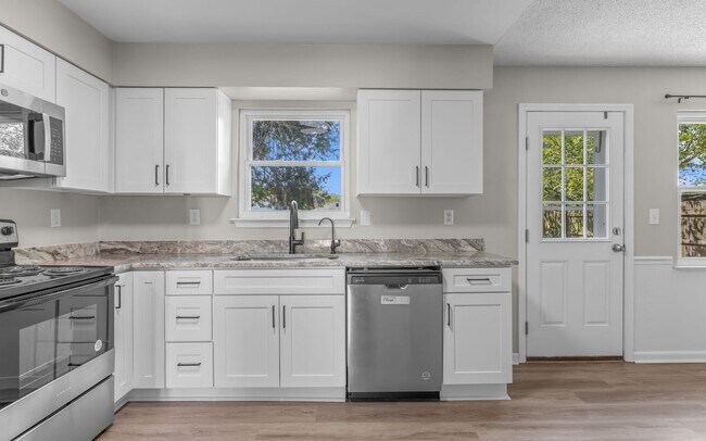 Building Photo - 4957 Aquarius Ct